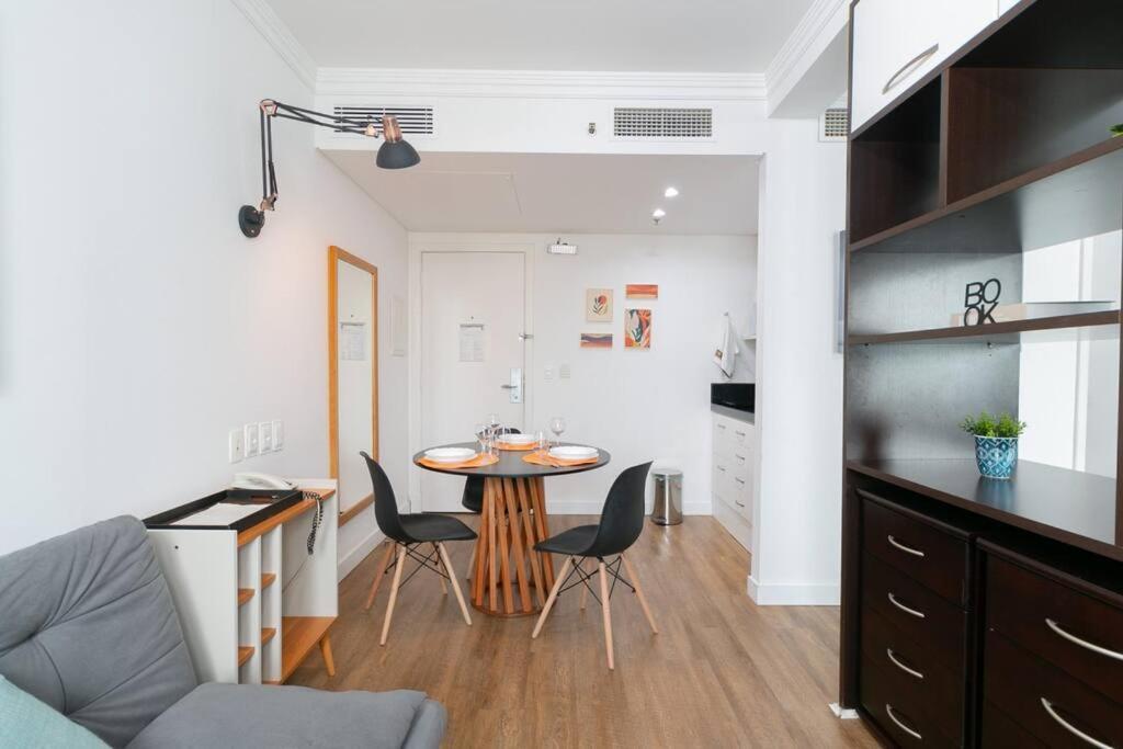 Flat Charmoso Na Iconica Oscar Freire Pi1402 * São Paulo